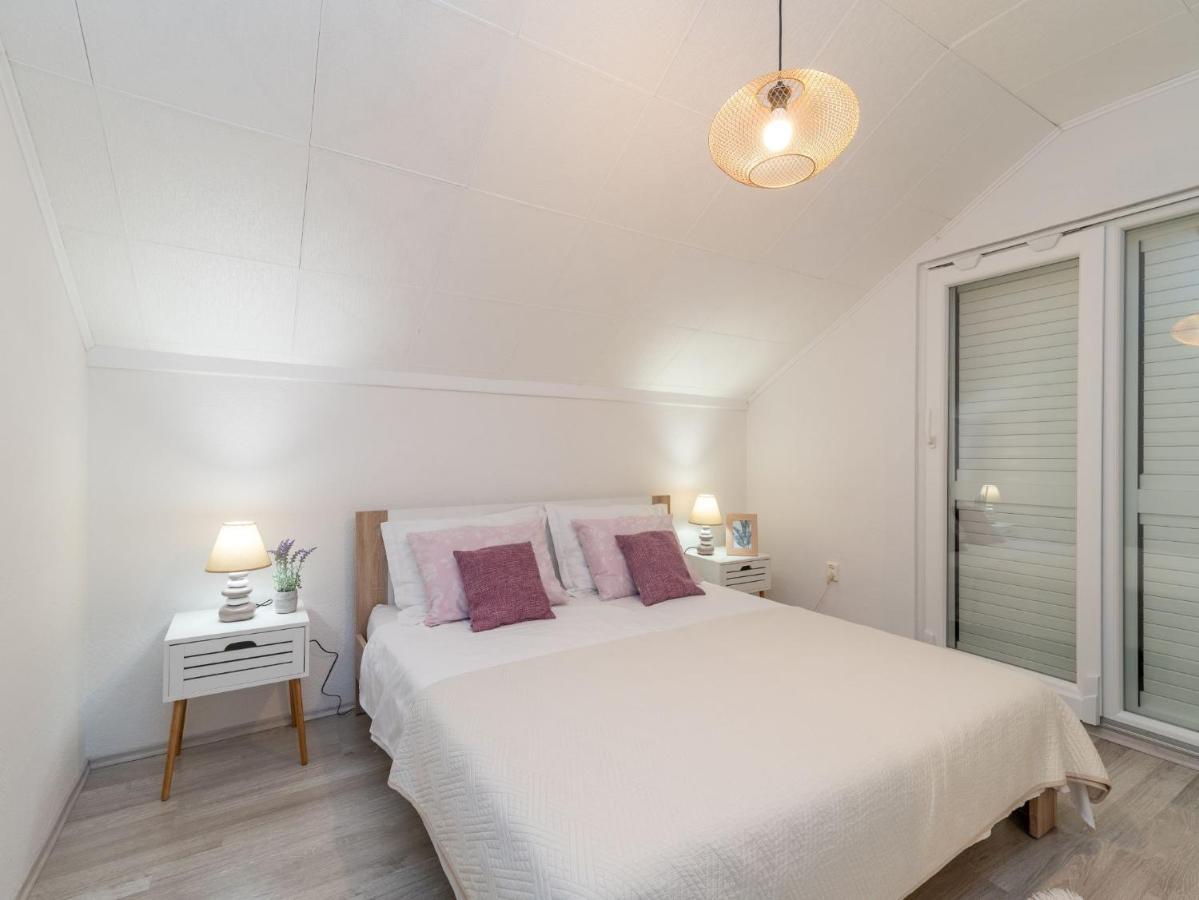 Scenic Sea View,Three Bedroom Villa With Pool Trogir Exterior foto